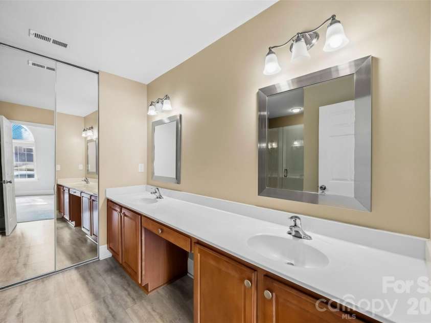 2808 Polo Club Boulevard, Matthews, NC 28105.  MLS# CAR4427740, YatesRealty ID 52571. 
