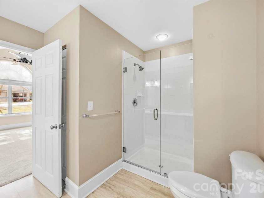2808 Polo Club Boulevard, Matthews, NC 28105.  MLS# CAR4427740, YatesRealty ID 52571. 