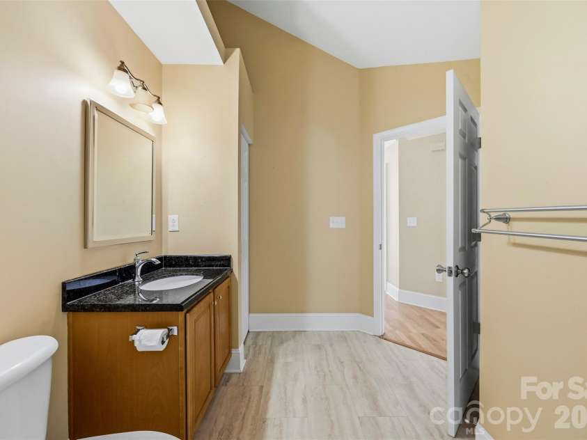 2808 Polo Club Boulevard, Matthews, NC 28105.  MLS# CAR4427740, YatesRealty ID 52571. 