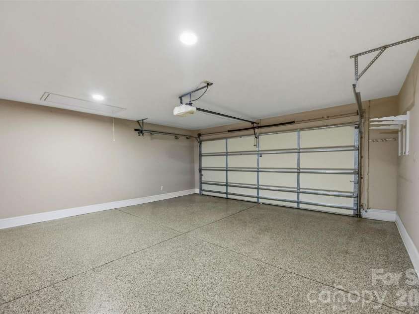 2808 Polo Club Boulevard, Matthews, NC 28105.  MLS# CAR4427740, YatesRealty ID 52571. 