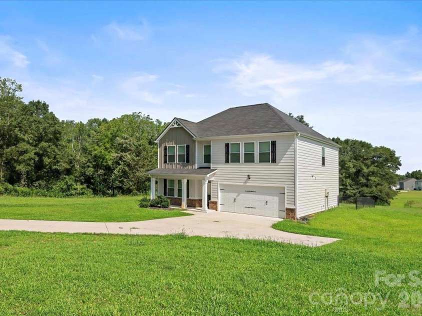 536 Grassy Pond Road, Gaffney, SC 29341.  MLS# CAR4426741, YatesRealty ID 52574. 