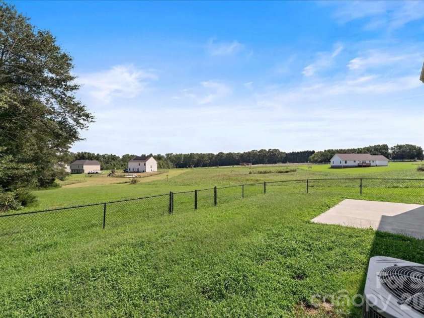 536 Grassy Pond Road, Gaffney, SC 29341.  MLS# CAR4426741, YatesRealty ID 52574. 