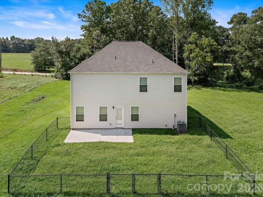 536 Grassy Pond Road, Gaffney, SC 29341.  MLS# CAR4426741, YatesRealty ID 52574. Partial Fenced Yard