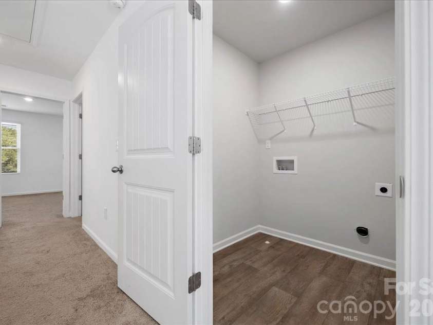 536 Grassy Pond Road, Gaffney, SC 29341.  MLS# CAR4426741, YatesRealty ID 52574. Upper Laundry