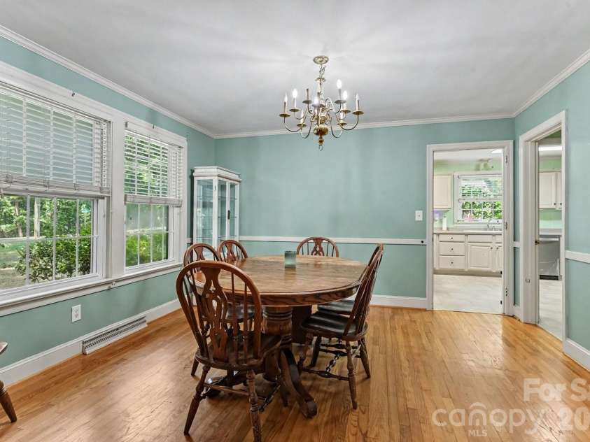 720 Oakmont Drive, Asheboro, NC 27205.  MLS# CAR4418105, YatesRealty ID 52576. 