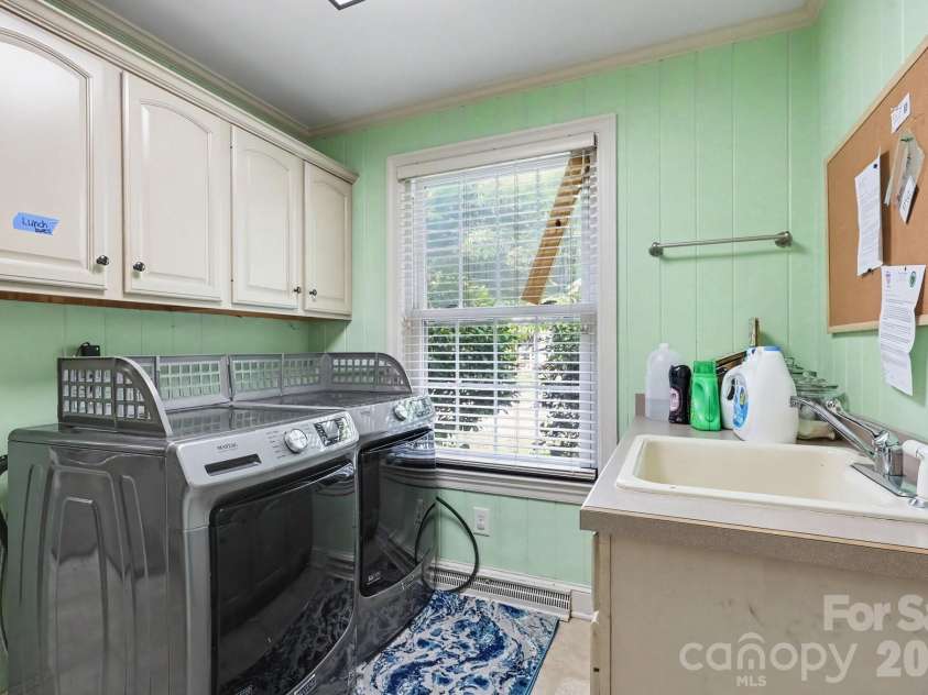 720 Oakmont Drive, Asheboro, NC 27205.  MLS# CAR4418105, YatesRealty ID 52576. 
