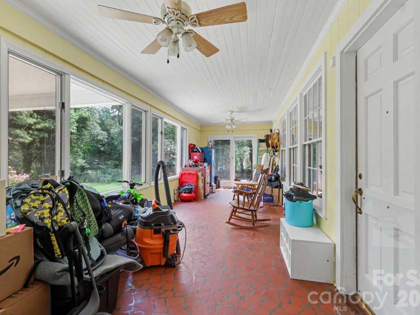 720 Oakmont Drive, Asheboro, NC 27205.  MLS# CAR4418105, YatesRealty ID 52576. 