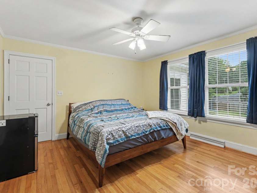 720 Oakmont Drive, Asheboro, NC 27205.  MLS# CAR4418105, YatesRealty ID 52576. 