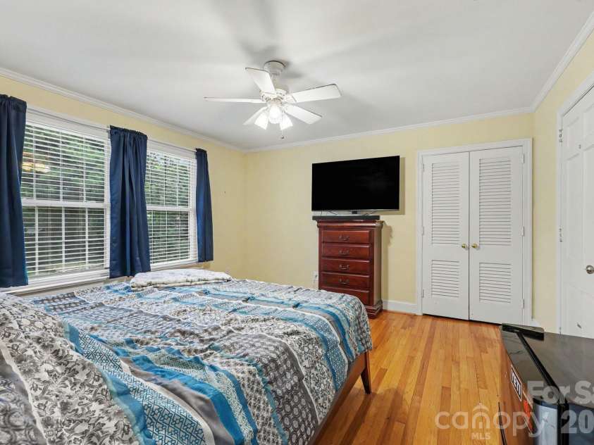 720 Oakmont Drive, Asheboro, NC 27205.  MLS# CAR4418105, YatesRealty ID 52576. 