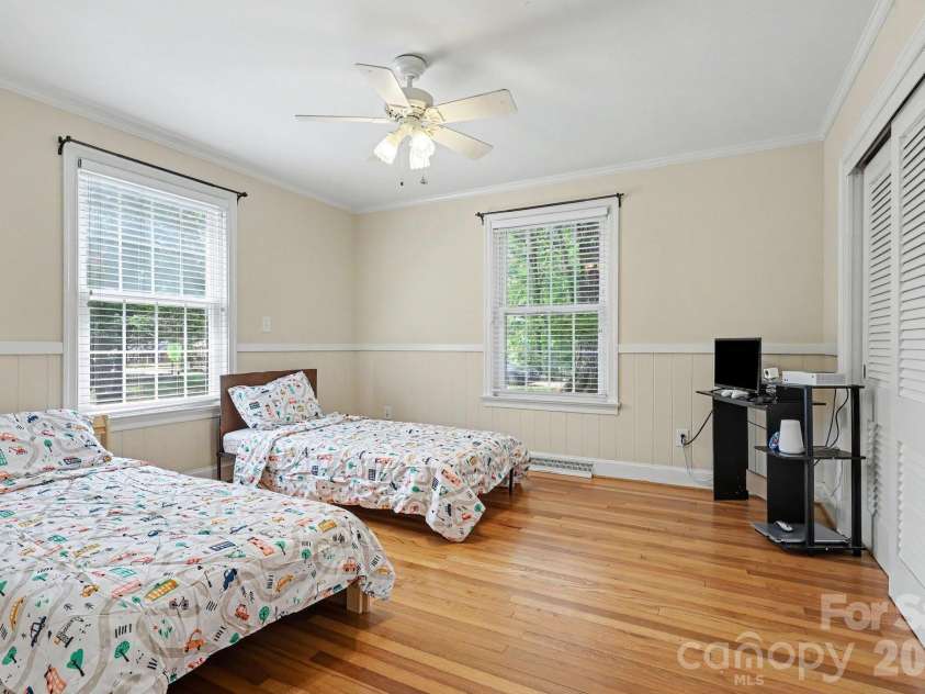 720 Oakmont Drive, Asheboro, NC 27205.  MLS# CAR4418105, YatesRealty ID 52576. 