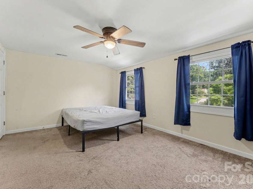 720 Oakmont Drive, Asheboro, NC 27205.  MLS# CAR4418105, YatesRealty ID 52576. 