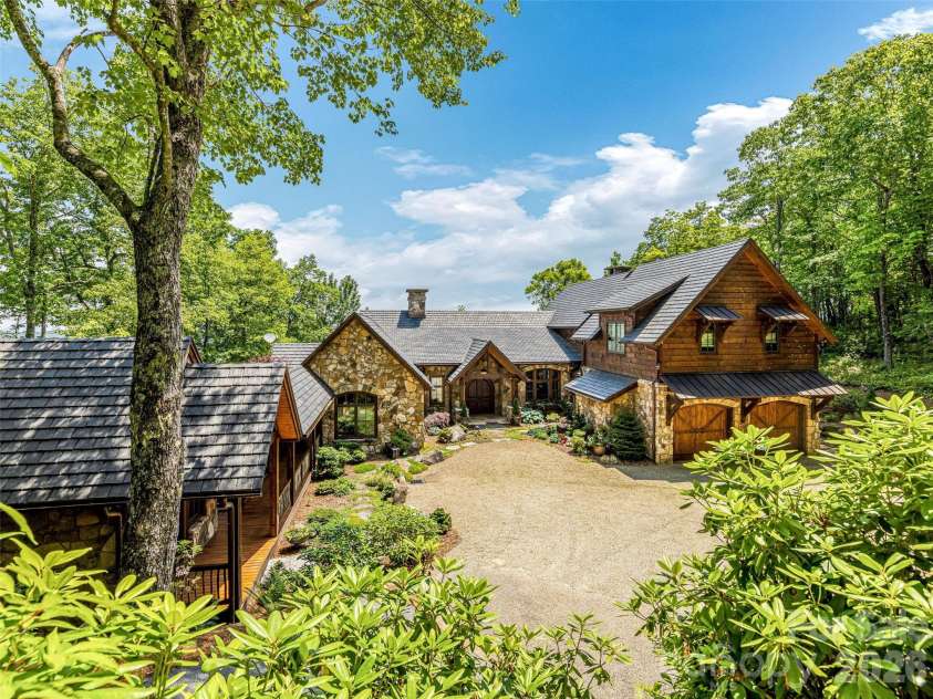 1914 Toxaway Drive, Lake Toxaway, NC 28747.  MLS# CAR4427899, YatesRealty ID 52578. 