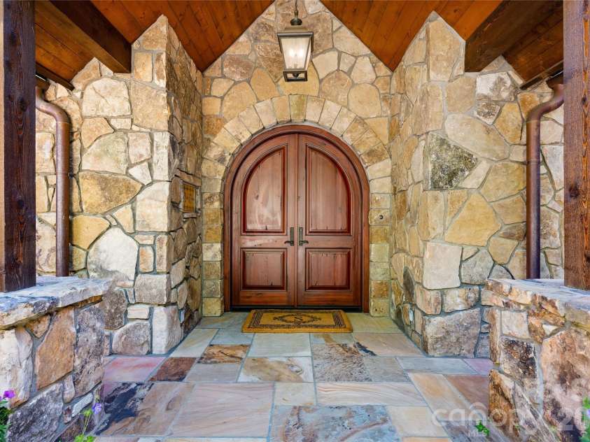 1914 Toxaway Drive, Lake Toxaway, NC 28747.  MLS# CAR4427899, YatesRealty ID 52578. 