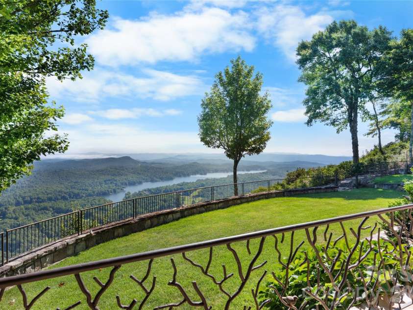 1914 Toxaway Drive, Lake Toxaway, NC 28747.  MLS# CAR4427899, YatesRealty ID 52578. 
