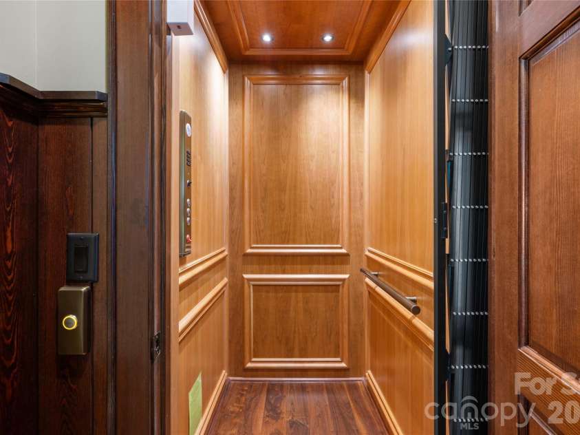 1914 Toxaway Drive, Lake Toxaway, NC 28747.  MLS# CAR4427899, YatesRealty ID 52578. 