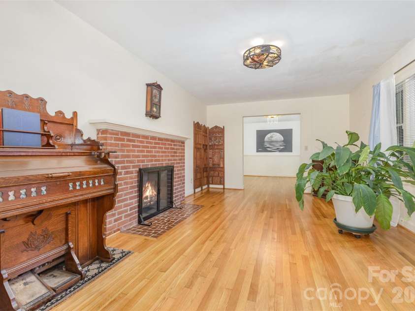 100 Ruby Lane, Gastonia, NC 28054.  MLS# CAR4400313, YatesRealty ID 5258. 