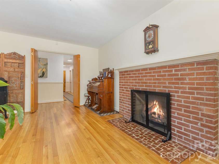 100 Ruby Lane, Gastonia, NC 28054.  MLS# CAR4400313, YatesRealty ID 5258. 