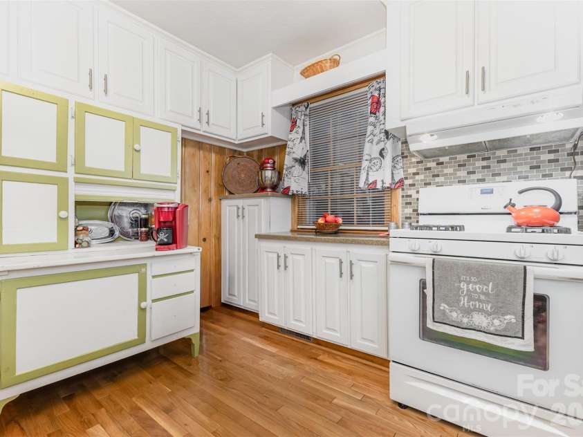 100 Ruby Lane, Gastonia, NC 28054.  MLS# CAR4400313, YatesRealty ID 5258. 