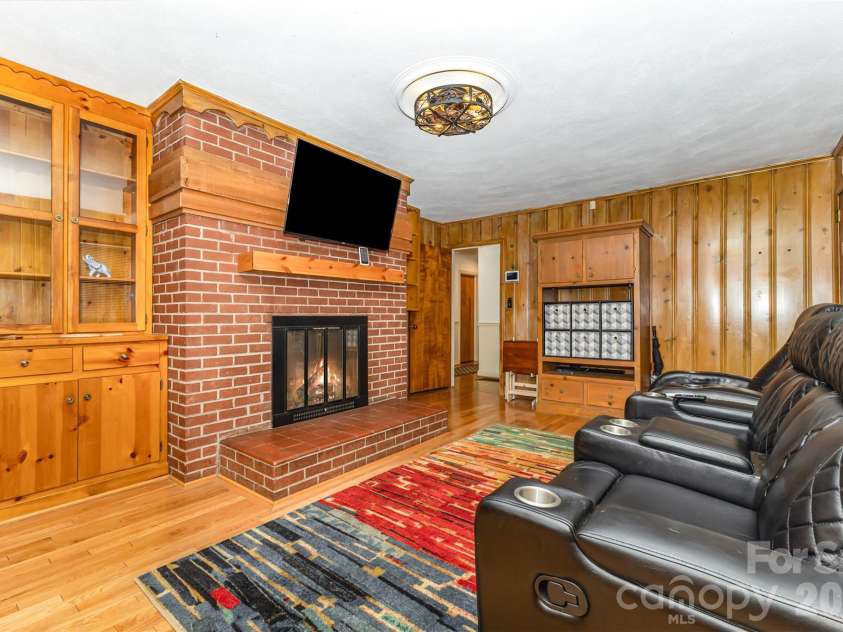 100 Ruby Lane, Gastonia, NC 28054.  MLS# CAR4400313, YatesRealty ID 5258. 