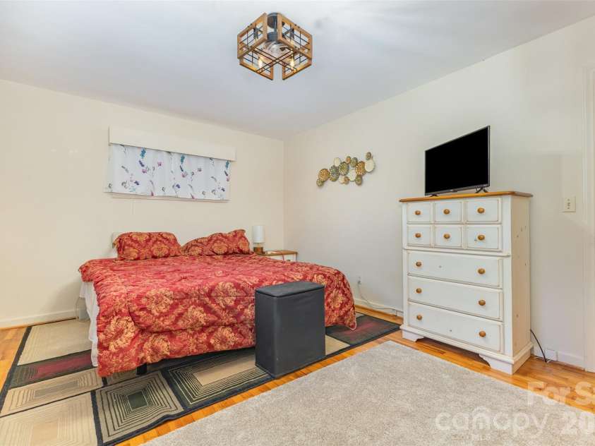 100 Ruby Lane, Gastonia, NC 28054.  MLS# CAR4400313, YatesRealty ID 5258. 