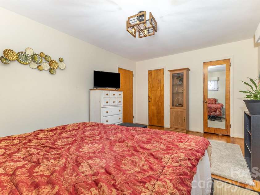 100 Ruby Lane, Gastonia, NC 28054.  MLS# CAR4400313, YatesRealty ID 5258. 