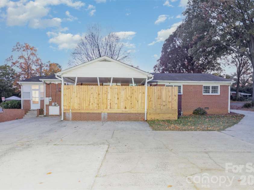 100 Ruby Lane, Gastonia, NC 28054.  MLS# CAR4400313, YatesRealty ID 5258. 