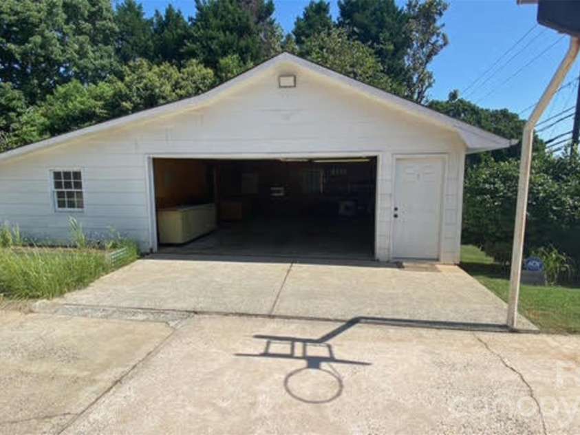 100 Ruby Lane, Gastonia, NC 28054.  MLS# CAR4400313, YatesRealty ID 5258. 