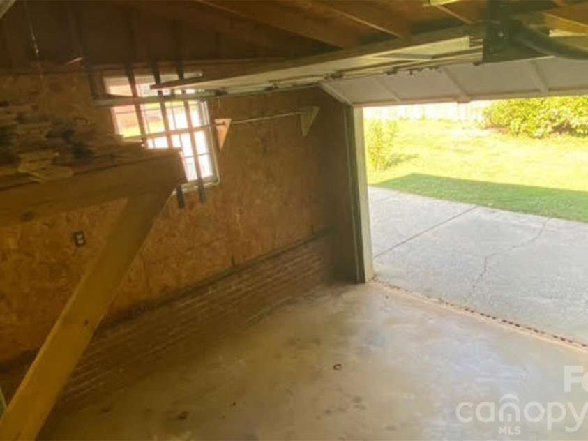 100 Ruby Lane, Gastonia, NC 28054.  MLS# CAR4400313, YatesRealty ID 5258. 