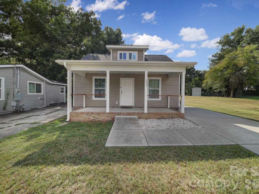 230 Clinton Avenue, Rock Hill, SC 29730.  MLS# CAR4427051, YatesRealty ID 52580. 