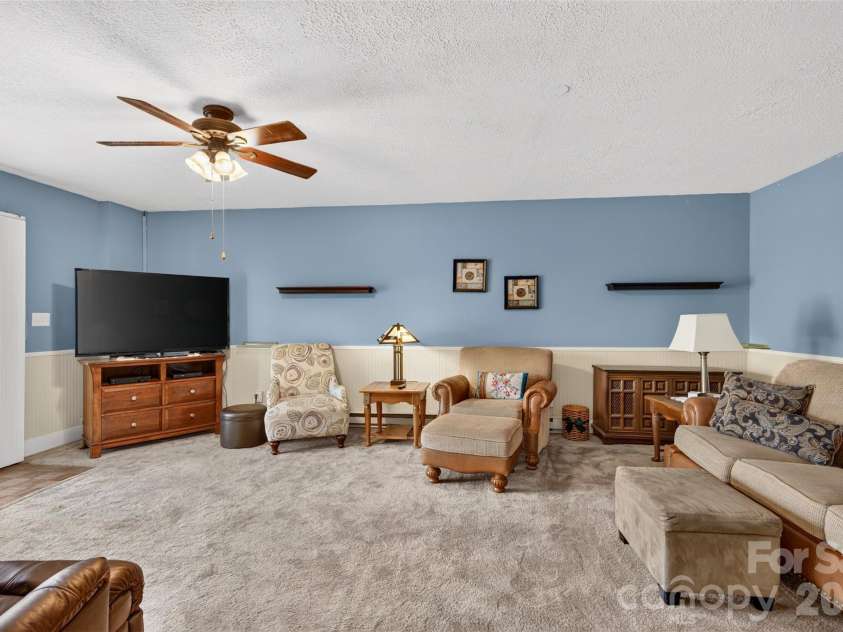 201 Cedarcrest Drive, Mooresville, NC 28115.  MLS# CAR4426801, YatesRealty ID 52582. 