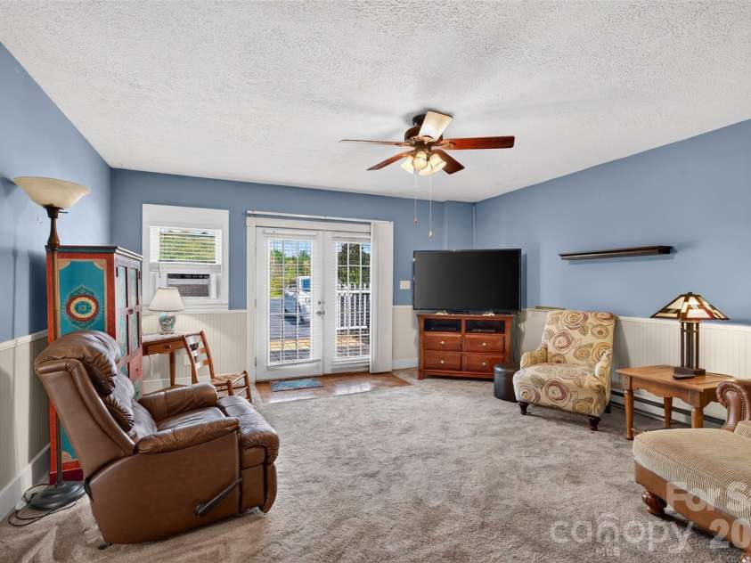 201 Cedarcrest Drive, Mooresville, NC 28115.  MLS# CAR4426801, YatesRealty ID 52582. 