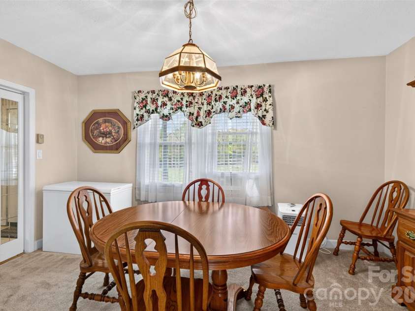 201 Cedarcrest Drive, Mooresville, NC 28115.  MLS# CAR4426801, YatesRealty ID 52582. 
