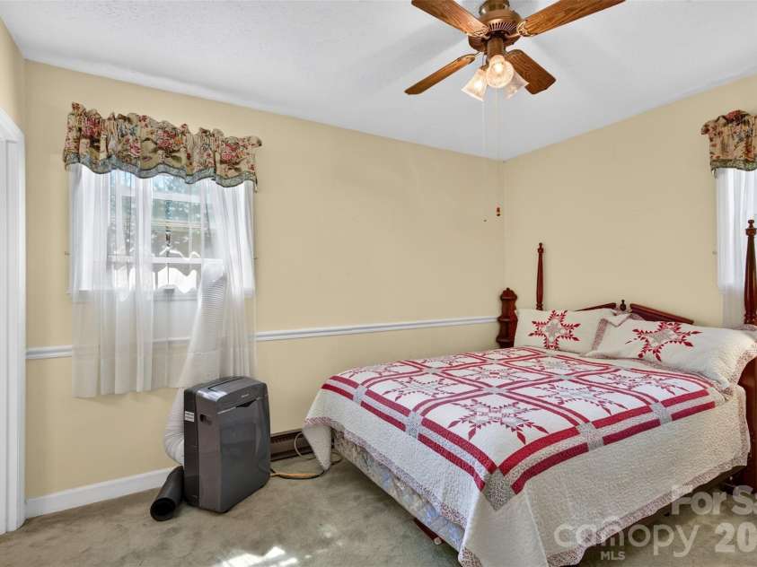 201 Cedarcrest Drive, Mooresville, NC 28115.  MLS# CAR4426801, YatesRealty ID 52582. 