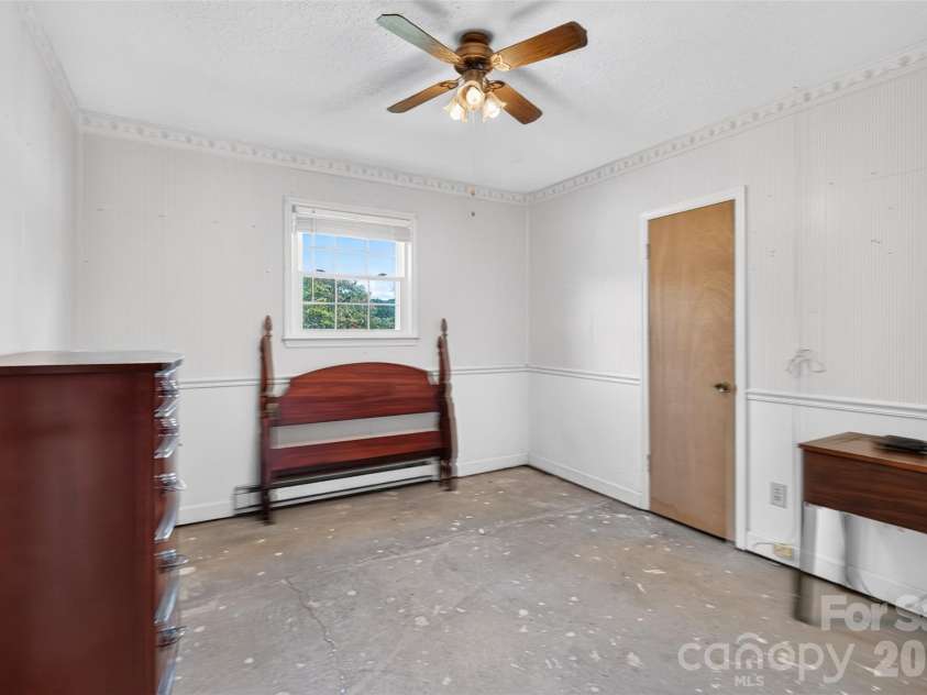 201 Cedarcrest Drive, Mooresville, NC 28115.  MLS# CAR4426801, YatesRealty ID 52582. 