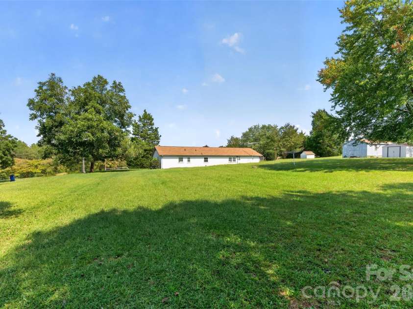 201 Cedarcrest Drive, Mooresville, NC 28115.  MLS# CAR4426801, YatesRealty ID 52582. 