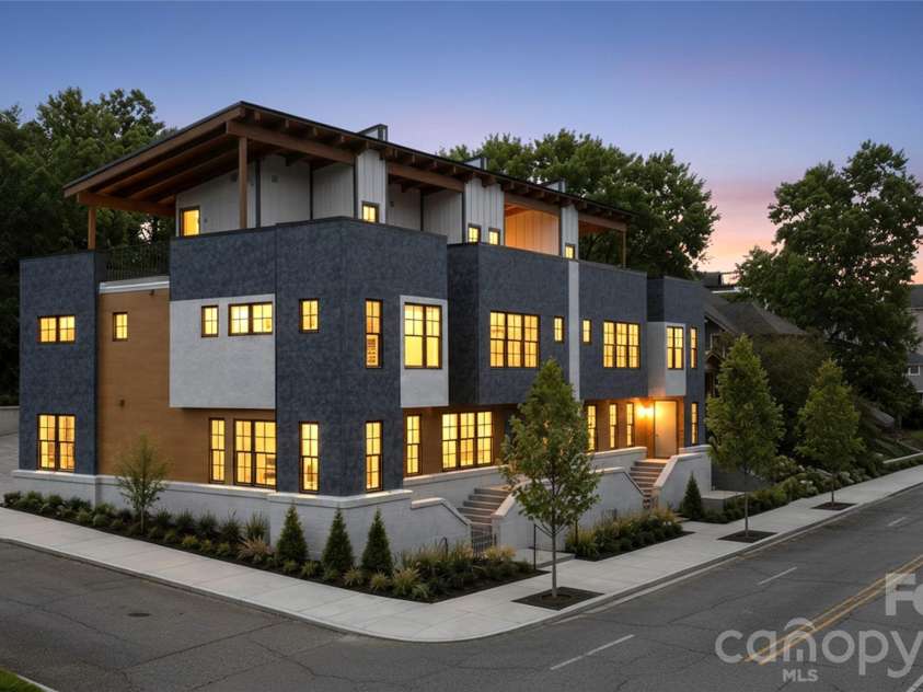 228 Broadway Street, Asheville, NC 28801.  MLS# CAR4426970, YatesRealty ID 52583. 