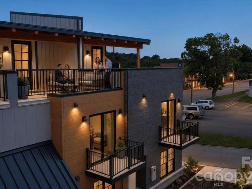 228 Broadway Street, Asheville, NC 28801.  MLS# CAR4426970, YatesRealty ID 52583. 