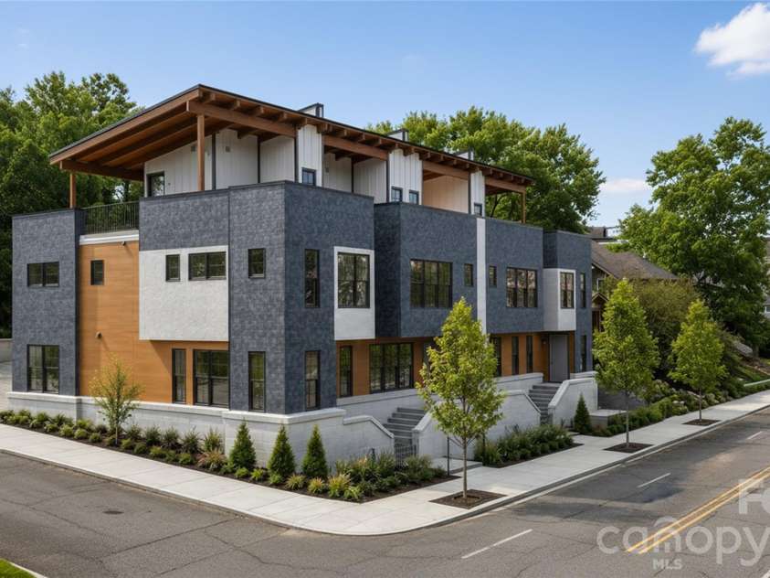 228 Broadway Street, Asheville, NC 28801.  MLS# CAR4426970, YatesRealty ID 52583. 