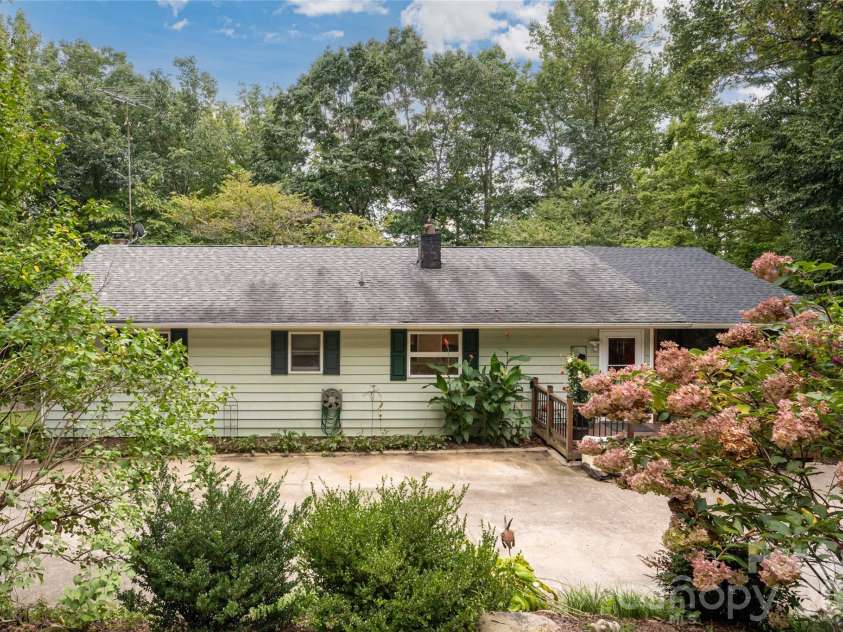 101 Guffey Mountain Road, Fairview, NC 28730.  MLS# CAR4426718, YatesRealty ID 52584. 