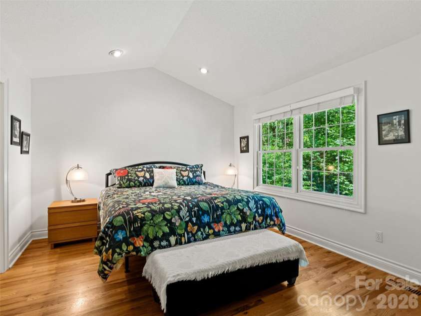 15 Baird Alley, Asheville, NC 28804.  MLS# CAR4426450, YatesRealty ID 52585. 