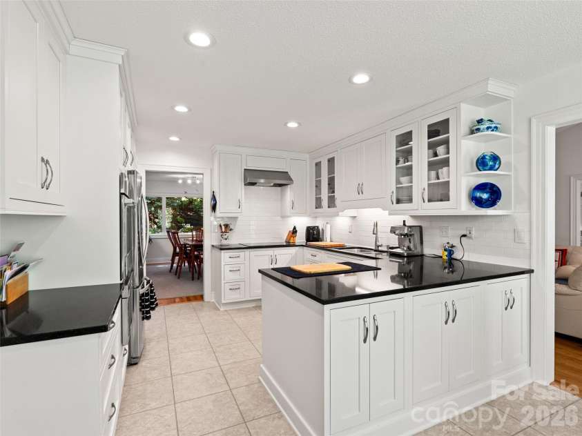 15 Baird Alley, Asheville, NC 28804.  MLS# CAR4426450, YatesRealty ID 52585. 