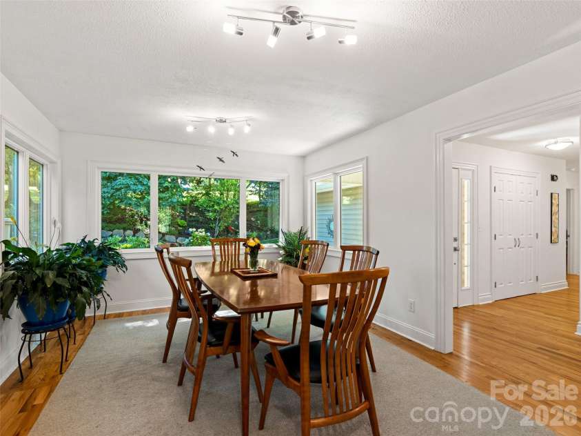 15 Baird Alley, Asheville, NC 28804.  MLS# CAR4426450, YatesRealty ID 52585. 