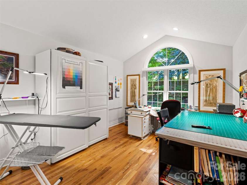 15 Baird Alley, Asheville, NC 28804.  MLS# CAR4426450, YatesRealty ID 52585. 