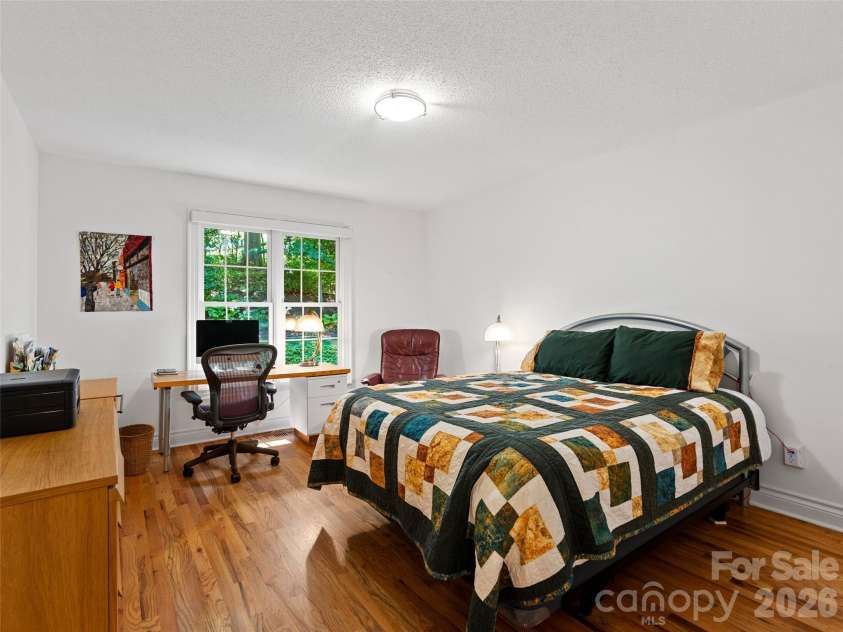 15 Baird Alley, Asheville, NC 28804.  MLS# CAR4426450, YatesRealty ID 52585. 