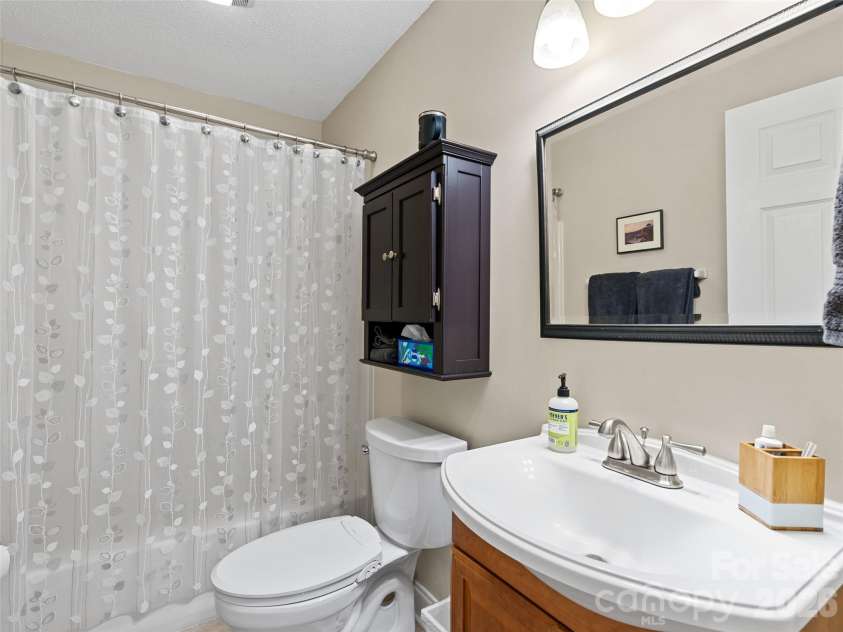 15 Baird Alley, Asheville, NC 28804.  MLS# CAR4426450, YatesRealty ID 52585. 