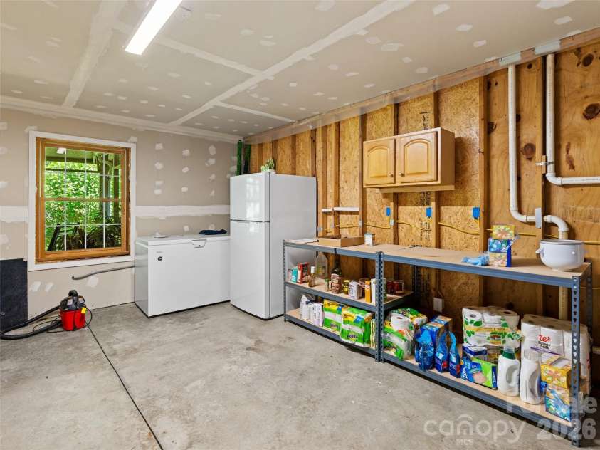 15 Baird Alley, Asheville, NC 28804.  MLS# CAR4426450, YatesRealty ID 52585. 