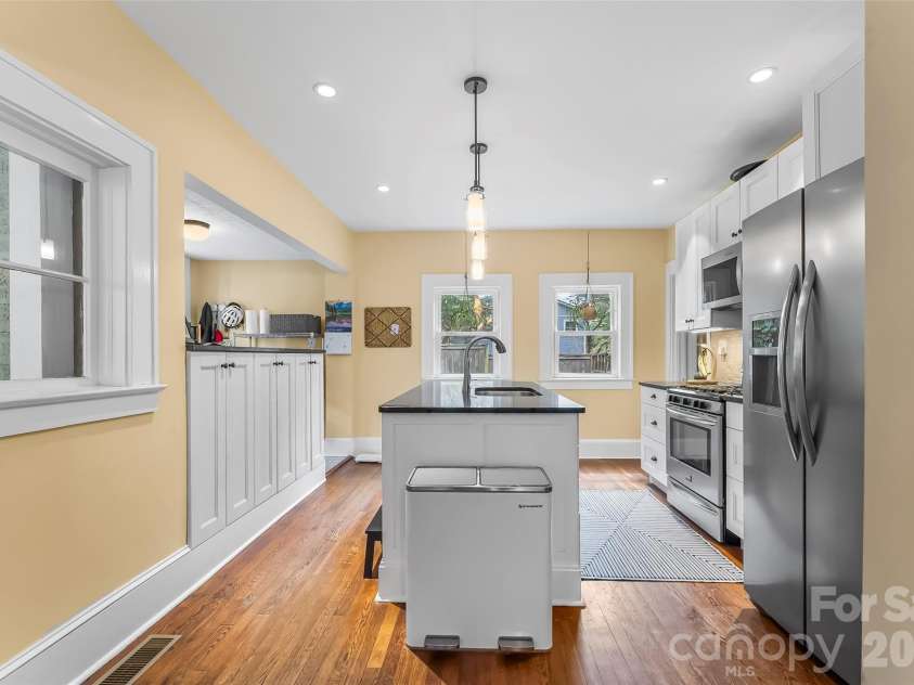 96 Longview Road, Asheville, NC 28806.  MLS# CAR4425822, YatesRealty ID 52587. 
