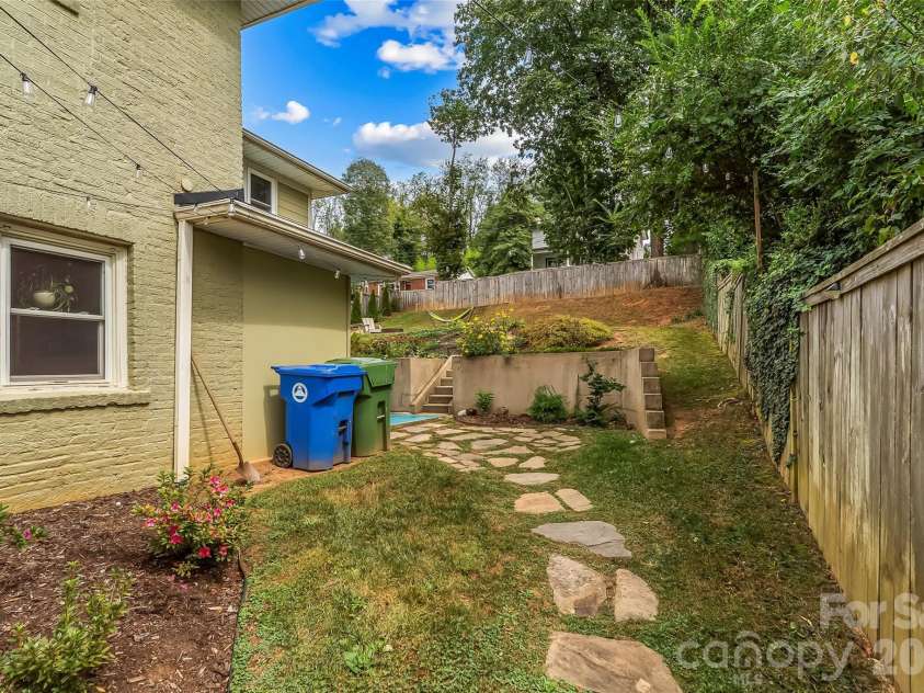 96 Longview Road, Asheville, NC 28806.  MLS# CAR4425822, YatesRealty ID 52587. 