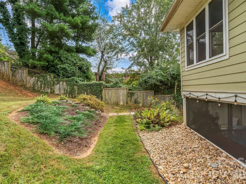96 Longview Road, Asheville, NC 28806.  MLS# CAR4425822, YatesRealty ID 52587. 