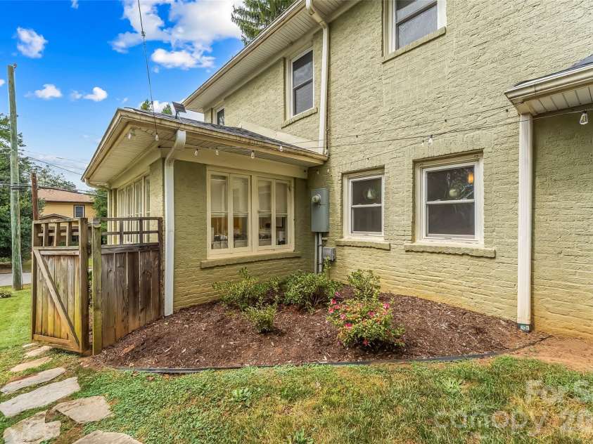 96 Longview Road, Asheville, NC 28806.  MLS# CAR4425822, YatesRealty ID 52587. 